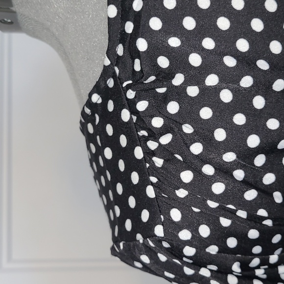 2 for $25 Classic black and white round neck top - Picture 6 of 6